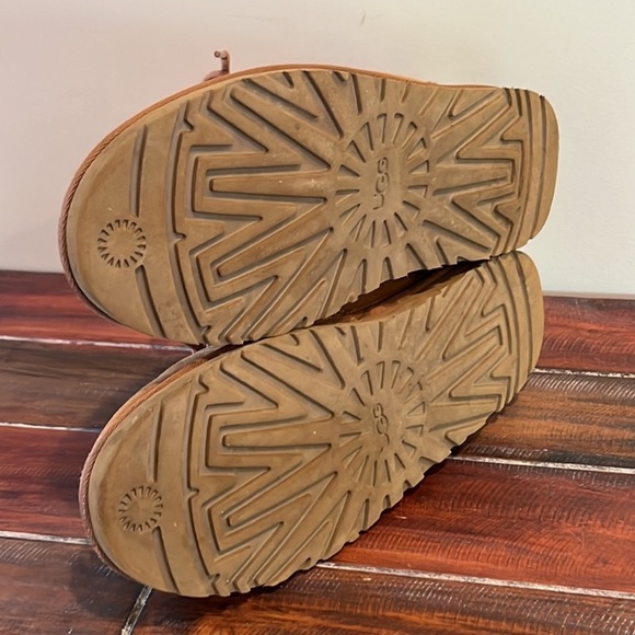 Men’s UGG® Style 3236 Neumel Uggs Lace Up Moccasin Boots - Picture 7 of 9